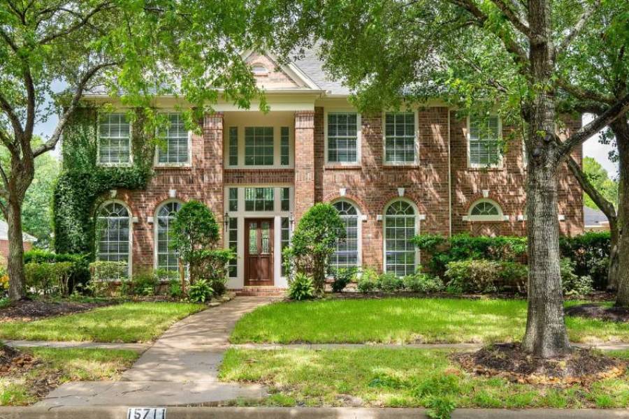 Incredible two-story home with 5 bedrooms