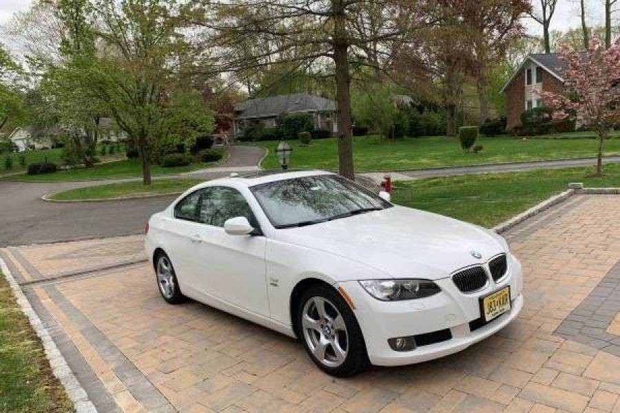 BMW 328 xi Coupe - Super clean/new - Low Mileage