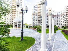 2 bds 1 ba 1334 sqft- Condo for sale