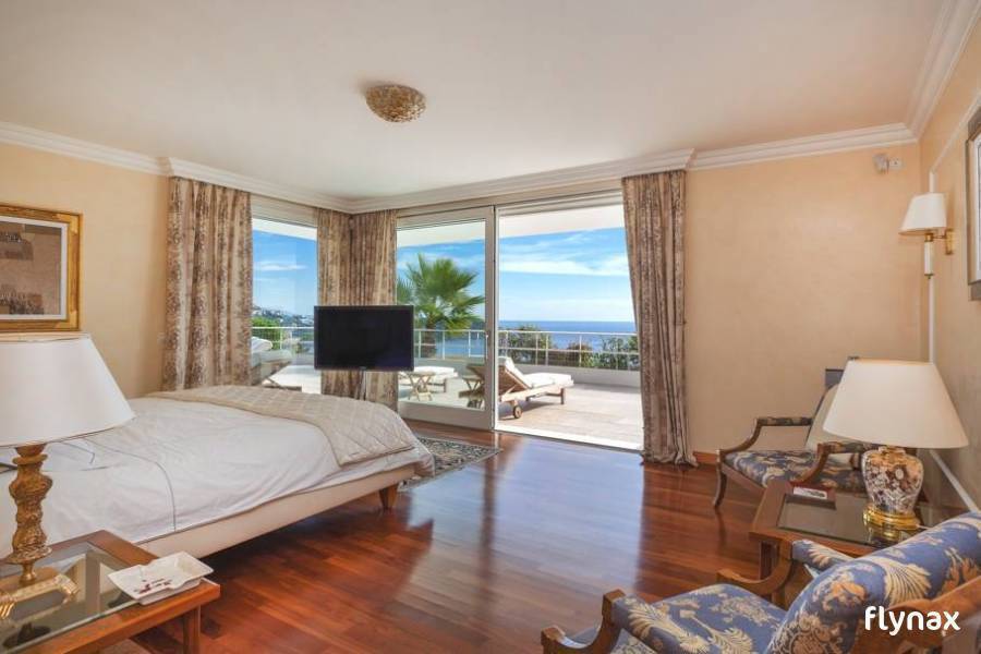 Luxury 14th floor Apartment